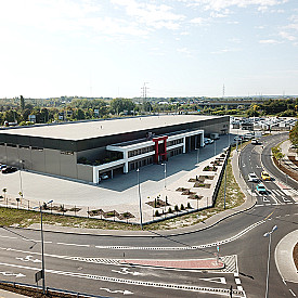 *** BRING YOUR BUSINESS TO THE WESTERN GATE OF BUDAPEST! ***