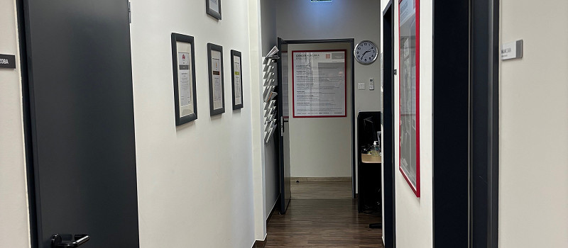 *** BRING YOUR BUSINESS TO THE WESTERN GATE OF BUDAPEST! ***
