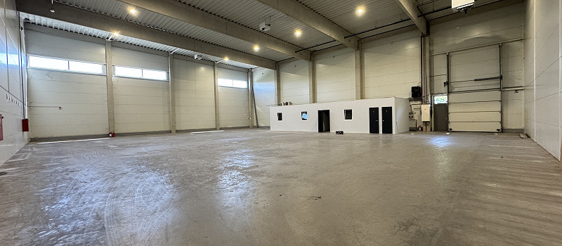 *** BRING YOUR BUSINESS TO THE WESTERN GATE OF BUDAPEST! ***